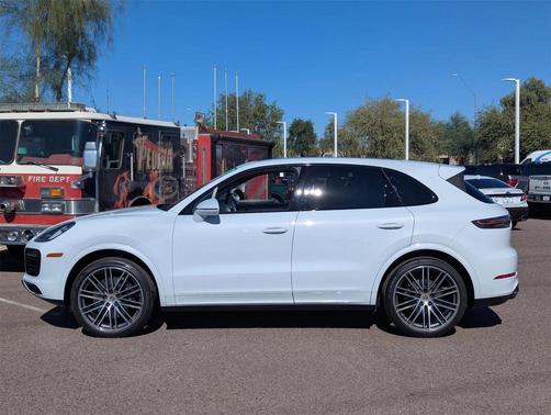 2023 Porsche Cayenne Platinum Edition