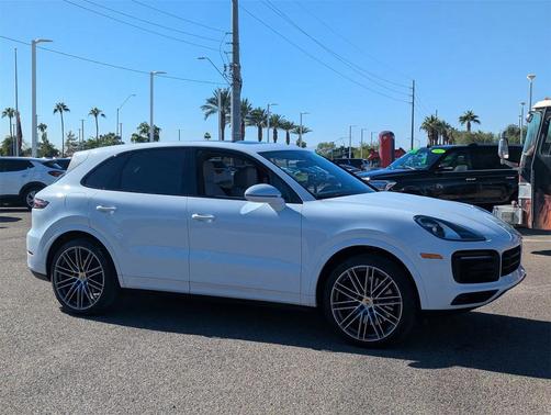 2023 Porsche Cayenne Platinum Edition