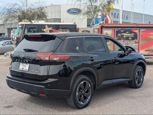 2024 Nissan Rogue SV