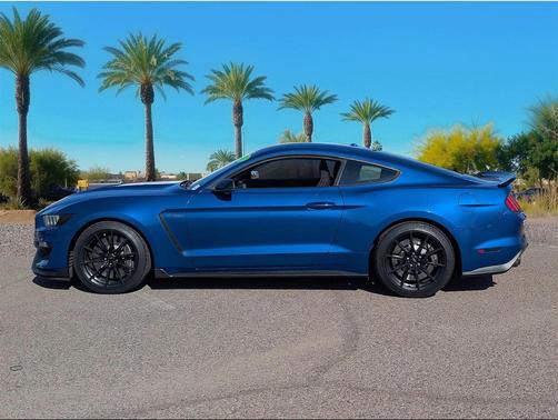 2017 Ford Shelby GT350 Base