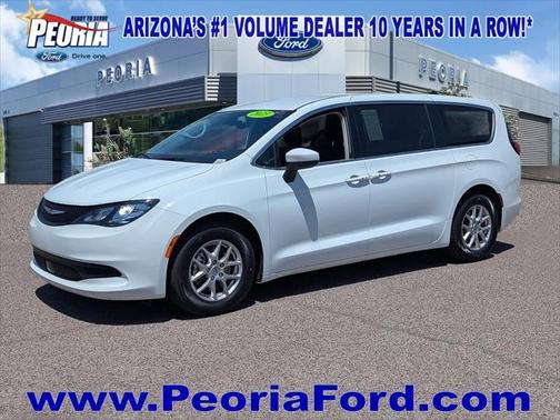 2023 Chrysler Voyager LX