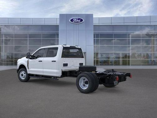 Oxford White 2026 Ford F-350 XL
