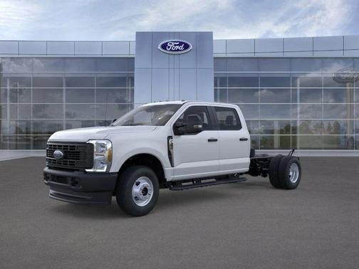 Oxford White 2026 Ford F-350 XL