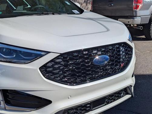 2022 Ford Edge ST