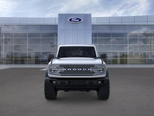 Oxford White 2026 Ford Bronco Badlands