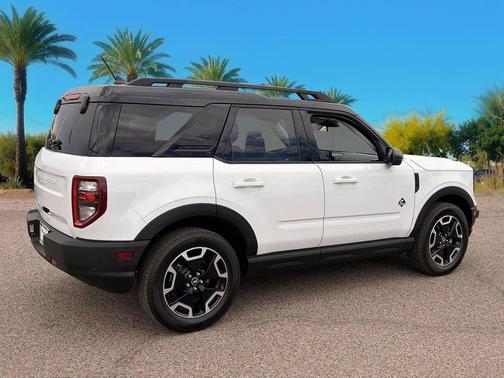 Oxford White 2023 Ford Bronco Sport Outer Banks