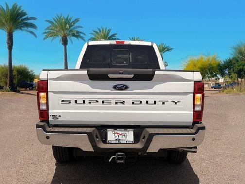 Oxford White 2021 Ford F-250 Lariat