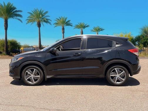 Crystal Black Pearl 2022 Honda HR-V EX