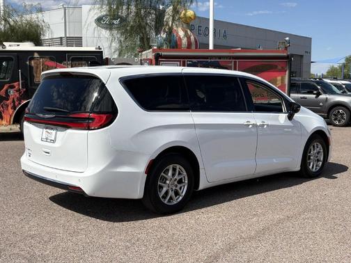 Bright White 2024 Chrysler Pacifica Touring L