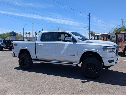 Ivory White Tri-Coat Pearlcoat 2022 RAM 1500 Longhorn