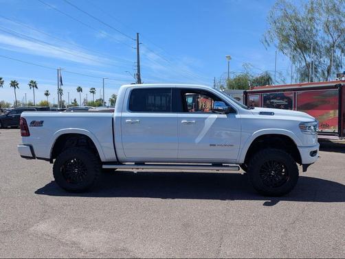 Ivory White Tri-Coat Pearlcoat 2022 RAM 1500 Longhorn