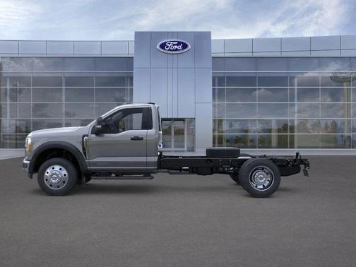 Carbonized Gray Metallic 2026 Ford F-450