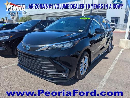 2025 Toyota Sienna XLE