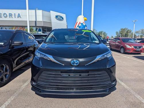 2025 Toyota Sienna XLE