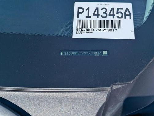 2025 Toyota Sienna XLE