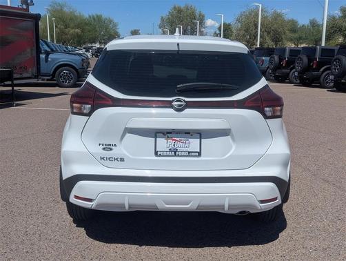 2025 Nissan Kicks S