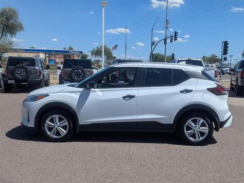 2025 Nissan Kicks S