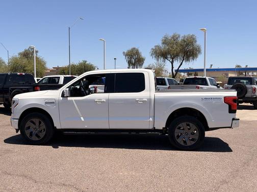 Star White Metallic Tri-Coat 2023 Ford F-150 Lightning LARIAT