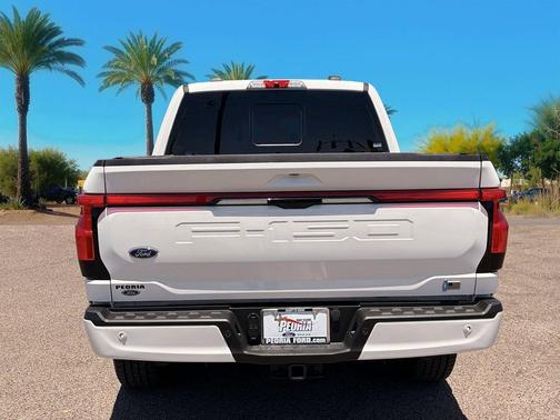 Star White Metallic Tri-Coat 2023 Ford F-150 Lightning LARIAT