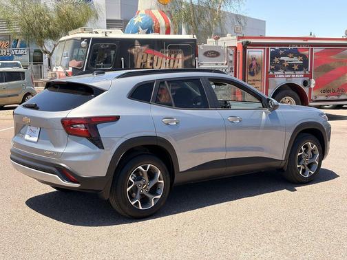 Sterling Gray Metallic 2026 Chevrolet Trax LT