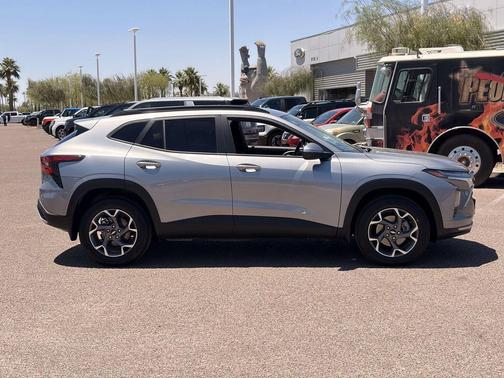 Sterling Gray Metallic 2026 Chevrolet Trax LT