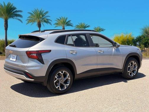 Sterling Gray Metallic 2026 Chevrolet Trax LT
