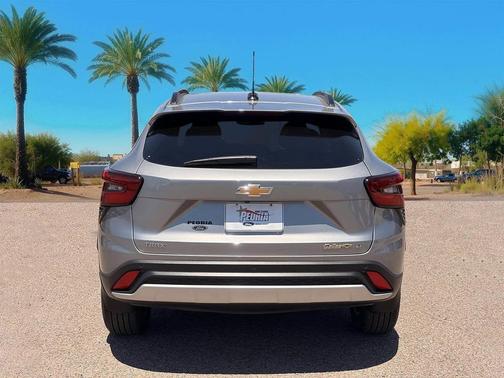 Sterling Gray Metallic 2026 Chevrolet Trax LT