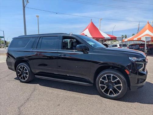 2023 Chevrolet Suburban RST