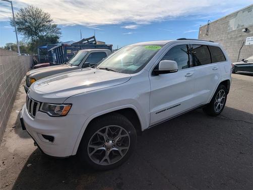 2018 Jeep Grand Cherokee Sterling Edition