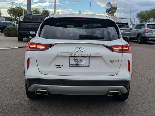 2024 INFINITI QX50 LUXE