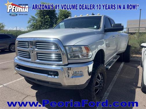 2017 RAM 3500 Big Horn Crew Cab 4x4 8' Box