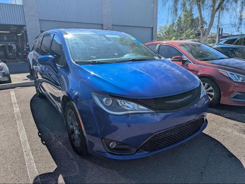 2020 Chrysler Pacifica Touring
