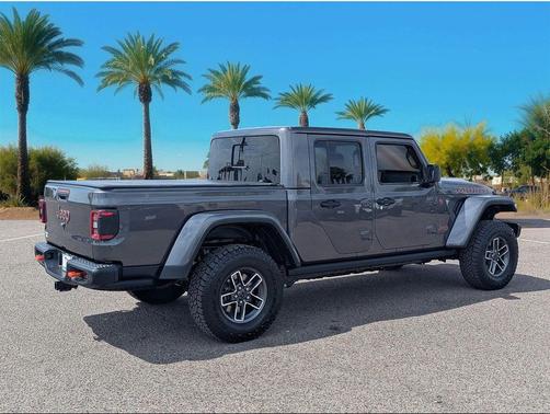 Granite Crystal Metallic Clearcoat 2025 Jeep Gladiator Mojave X