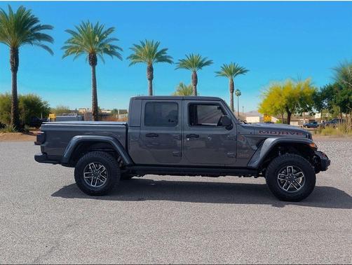 Granite Crystal Metallic Clearcoat 2025 Jeep Gladiator Mojave X