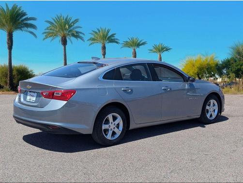 Sterling Gray Metallic 2023 Chevrolet Malibu FWD 1LT