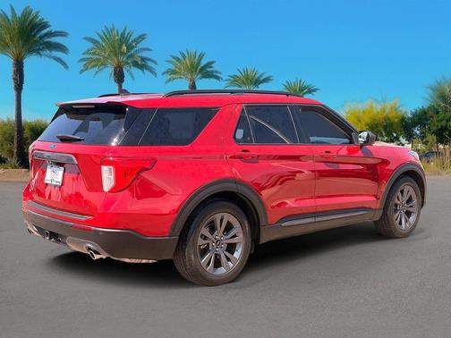 Rapid Red Metallic Tinted Clearcoat 2021 Ford Explorer XLT