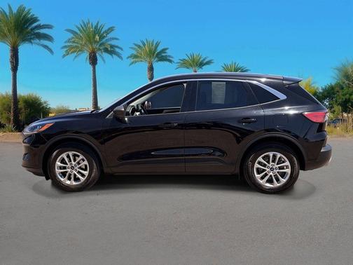 Agate Black 2022 Ford Escape SE