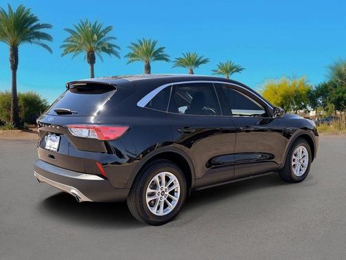 Agate Black 2022 Ford Escape SE