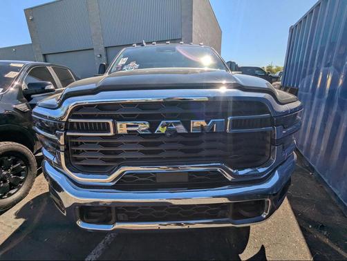 2025 RAM 3500 Big Horn Crew Cab 4x4 6'4' Box