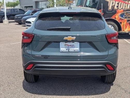 2025 Chevrolet Trax LS