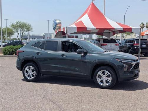 2025 Chevrolet Trax LS