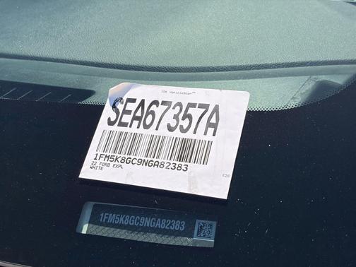 Star White Metallic Tri-Coat 2022 Ford Explorer ST