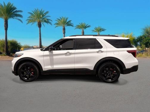 Star White Metallic Tri-Coat 2022 Ford Explorer ST
