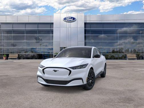 Star White Metallic Tri-Coat 2026 Ford Mustang Mach-E Premium