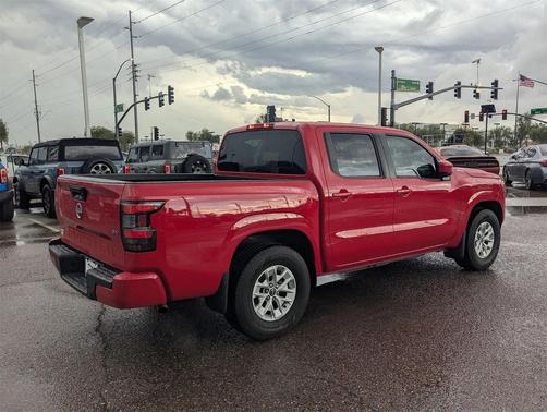 2024 Nissan Frontier SV