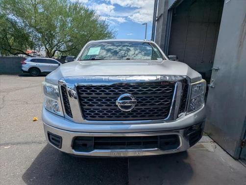 2017 Nissan Titan SV
