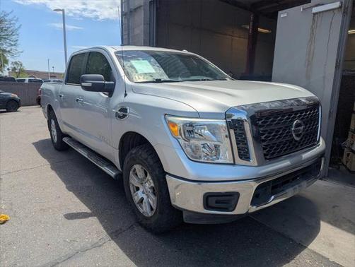 2017 Nissan Titan SV