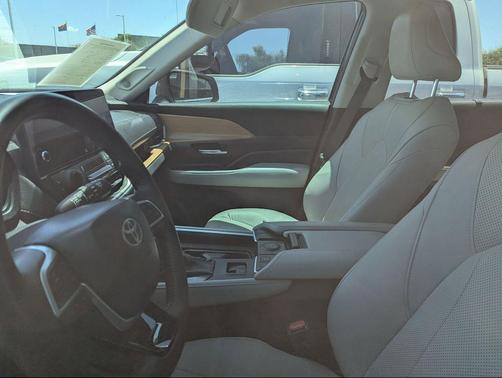 Cloud 2025 Toyota Grand Highlander Limited
