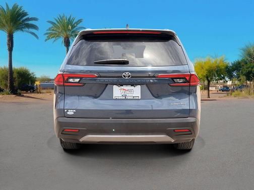 Cloud 2025 Toyota Grand Highlander Limited