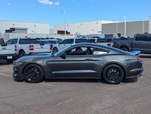 2017 Ford Shelby GT350 Base